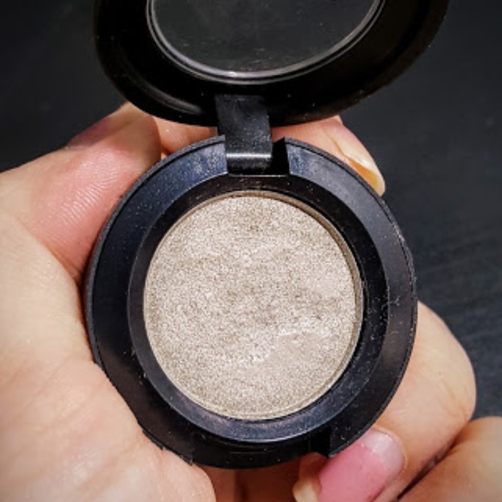 MAC Cosmetics Eyeshadow - Vex - Pearl Finish
